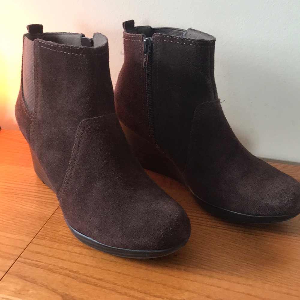 Clark’s Suede Boots 6.5